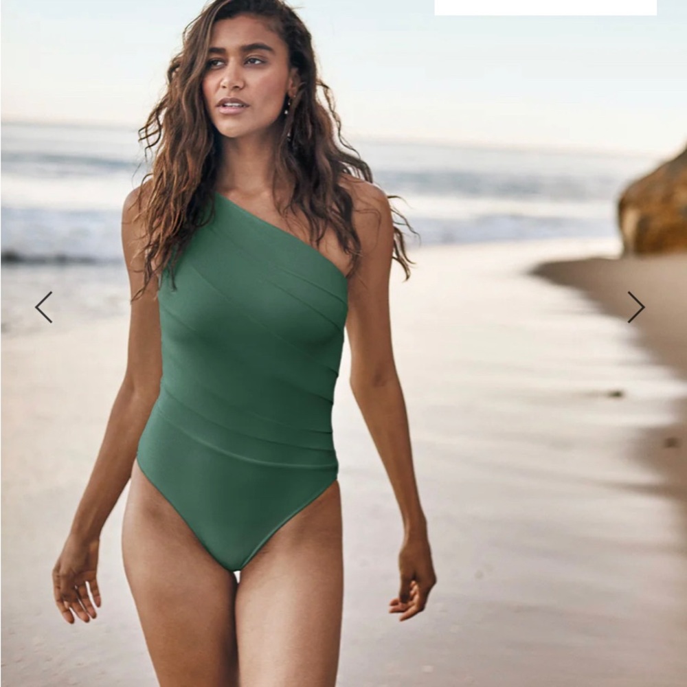 Summersalt Sidestroke bathing suit in Olive. NWT